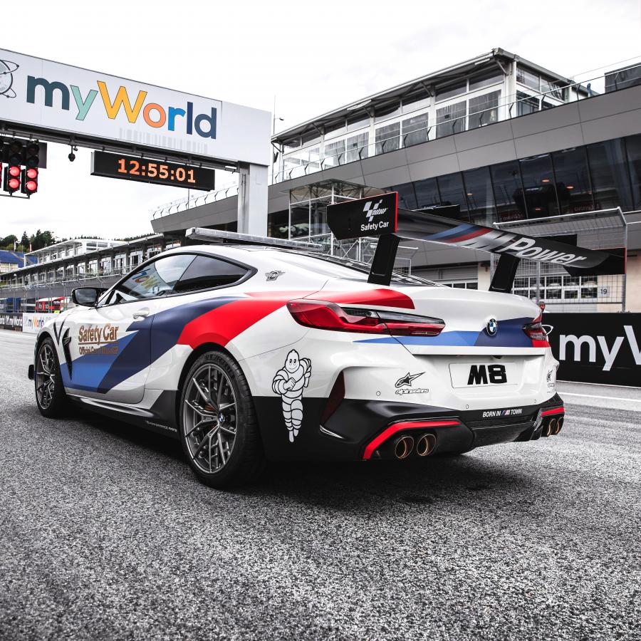  BMW M8 Competition Coupe MotoGP Safety Car (F92) 2019 года  (фото 10 из 38)